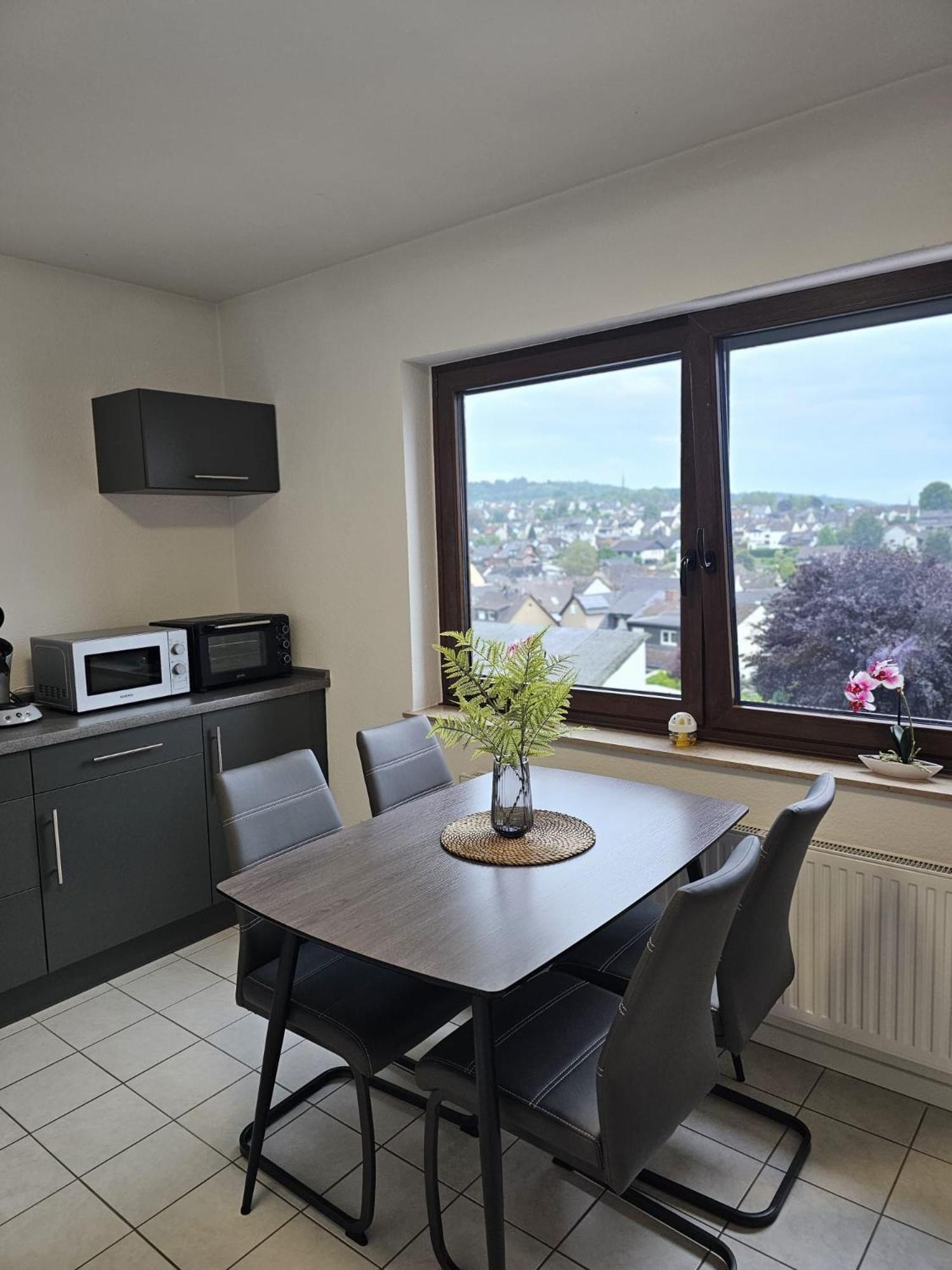 Gemuetliche Ferienwohnung Mulheim-Karlich Luaran gambar